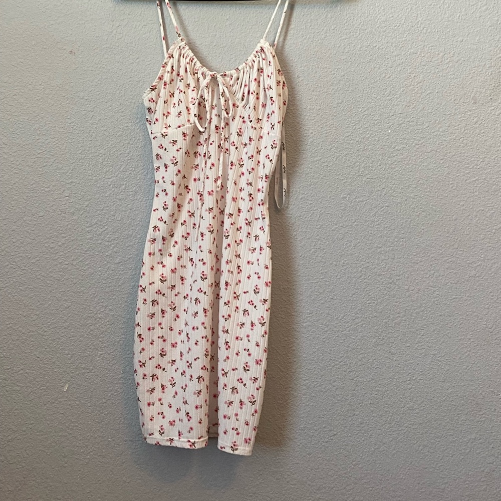 Form fitting short floral papya dress SIZE: small